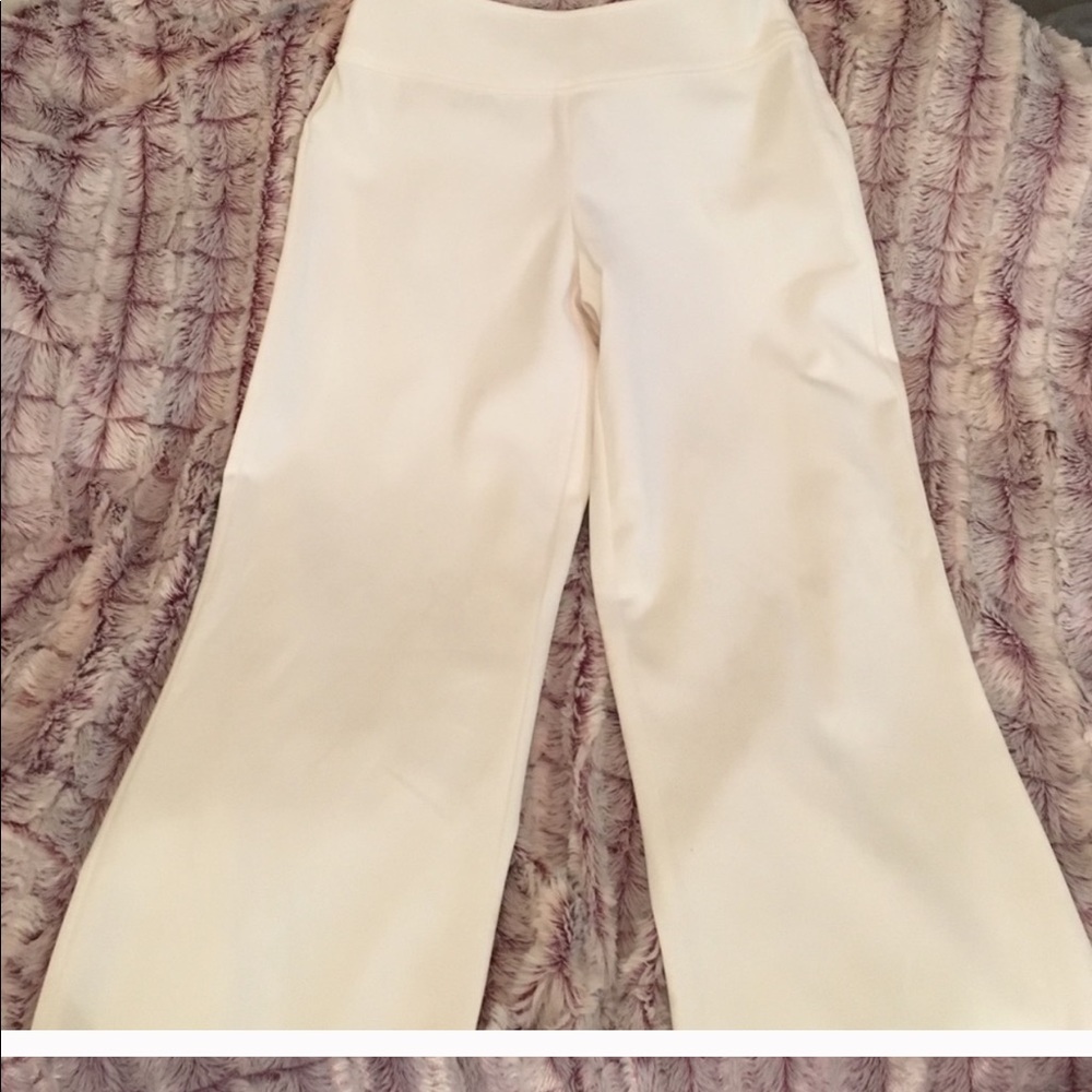 WHBM White side leg crop pants